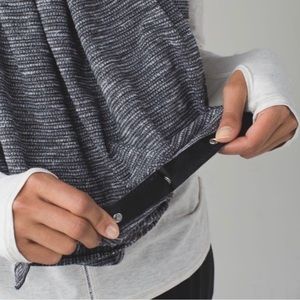 EUC Lululemon Vinyasa wrap scarf OS Heather Grey